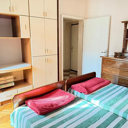 Charming Terrace דירה פודגוריצה