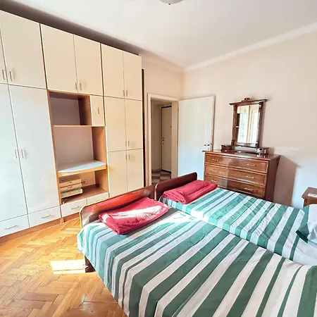 Charming Terrace דירה פודגוריצה