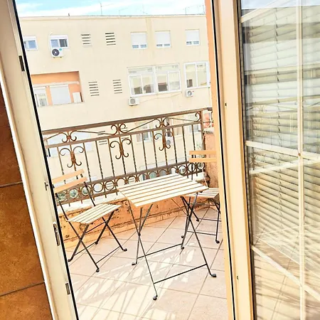 Charming Terrace דירה