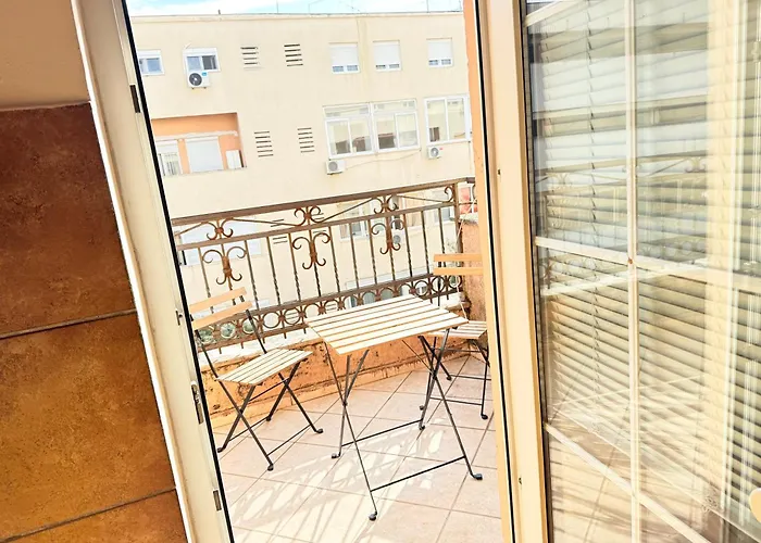 Charming Terrace דירה